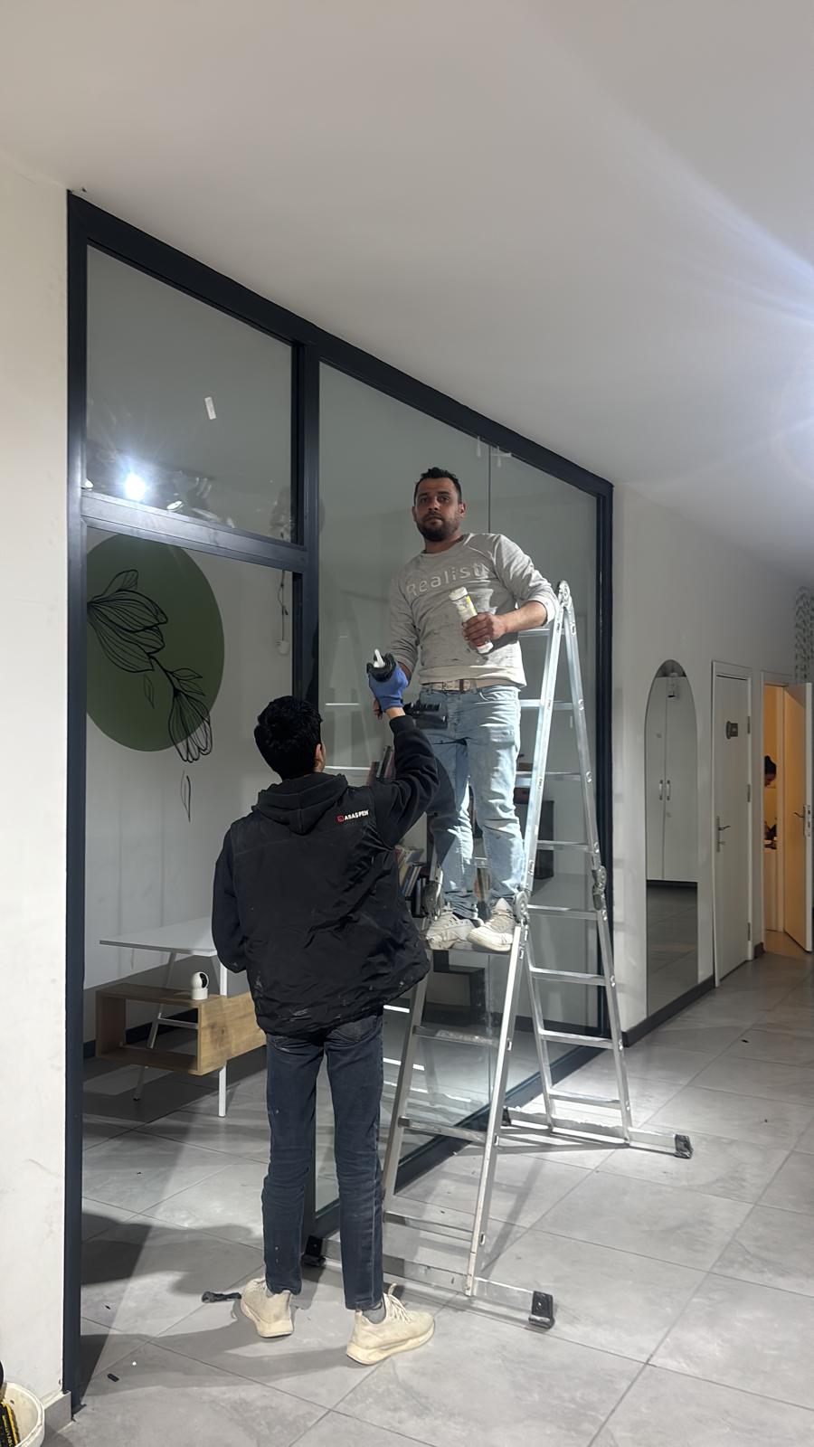 Cam balkon montajı